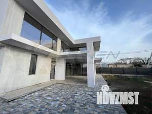 Дом 276м², 2-этажный, участок 6 сот.