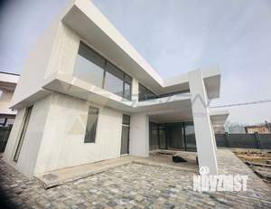 Дом 276м², 2-этажный, участок 6 сот.