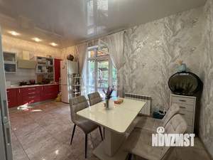 Дом 176м², 2-этажный, участок 6 сот.