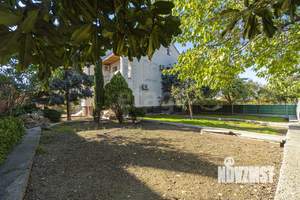 Дом 268м², 3-этажный, участок 6 сот.