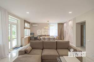 Дом 356м², 3-этажный, участок 4 сот.