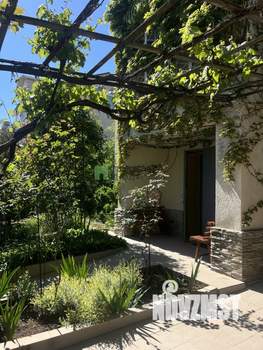 Дом 203м², 3-этажный, участок 5 сот.