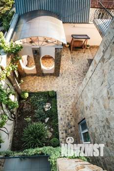 Дом 283м², 3-этажный, участок 6 сот.