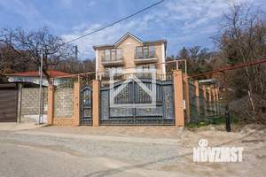 Дом 285м², 3-этажный, участок 12 сот.