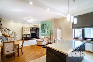 Дом 210м², 2-этажный, участок 4 сот.