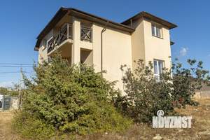 Дом 267м², 3-этажный, участок 8 сот.