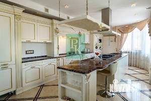 Дом 593м², 4-этажный, участок 9 сот.