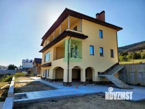 Дом 530м², 3-этажный, участок 25 сот.