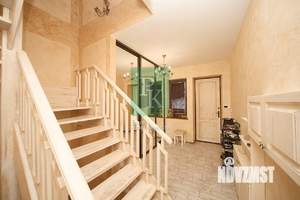 Дом 303м², 2-этажный, участок 3 сот.