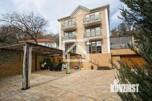 Дом 285м², 3-этажный, участок 12 сот.