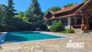 Дом 370м², 3-этажный, участок 25 сот.