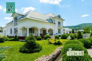 Дом 448м², 3-этажный, участок 50 сот.