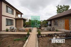 Дом 156м², 2-этажный, участок 6 сот.