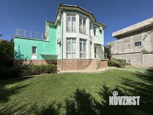 Дом 315м², 3-этажный, участок 8 сот.