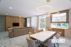 Дом 412м², 3-этажный, участок 4 сот.