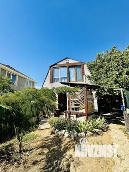 Дом 63м², 2-этажный, участок 4 сот.