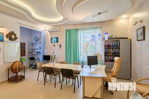 Дом 1226м², 3-этажный, участок 20 сот.