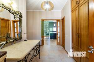 Дом 210м², 2-этажный, участок 4 сот.