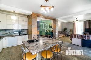 Дом 174м², 2-этажный, участок 6 сот.