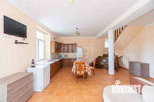 Дом 200м², 2-этажный, участок 15 сот.