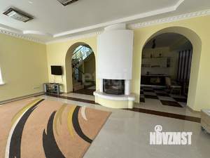 Дом 315м², 3-этажный, участок 8 сот.