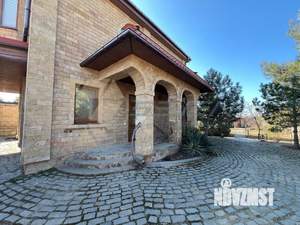 Дом 240м², 3-этажный, участок 9 сот.