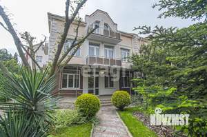 Дом 356м², 3-этажный, участок 4 сот.