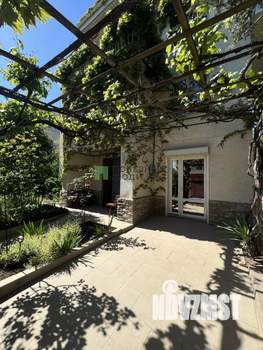 Дом 203м², 3-этажный, участок 5 сот.