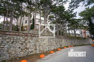 Дом 687м², 4-этажный, участок 15 сот.