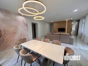 Дом 356м², 3-этажный, участок 4 сот.