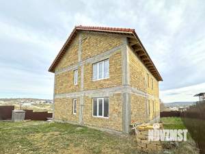 Дом 247м², 3-этажный, участок 8 сот.