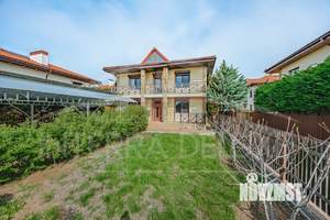 Дом 332м², 2-этажный, участок 5 сот.