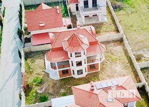 Дом 291м², 3-этажный, участок 7 сот.