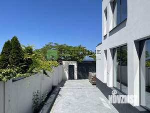 Коттедж 428м², 3-этажный, участок 4 сот.