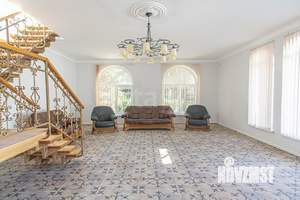 Дом 400м², 3-этажный, участок 8 сот.