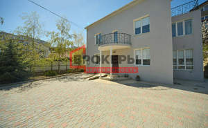 Дом 214м², 3-этажный, участок 5 сот.