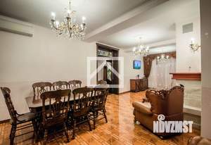 Дом 266м², 3-этажный, участок 20 сот.