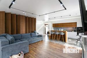 Дом 285м², 3-этажный, участок 12 сот.