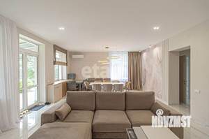 Дом 356м², 3-этажный, участок 4 сот.