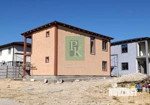 Дом 180м², 2-этажный, участок 4 сот.