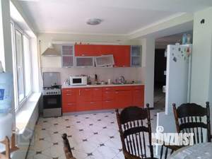 Дом 440м², 3-этажный, участок 5 сот.