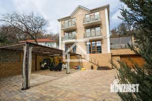 Дом 285м², 3-этажный, участок 12 сот.