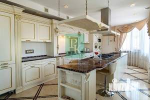 Дом 593м², 4-этажный, участок 9 сот.