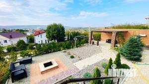 Дом 315м², 3-этажный, участок 10 сот.