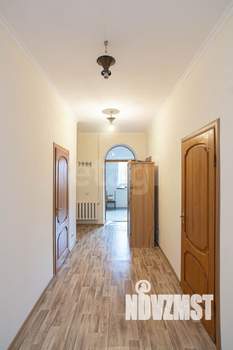 Дом 338м², 3-этажный, участок 6 сот.