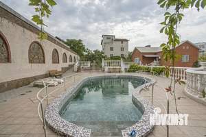 Дом 700м², 3-этажный, участок 18 сот.