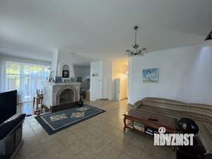 Дом 255м², 2-этажный, участок 15 сот.