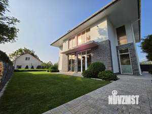 Дом 220м², 2-этажный, участок 11 сот.