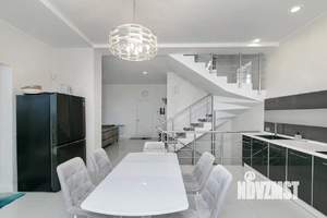 Дом 266м², 3-этажный, участок 9 сот.