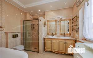 Дом 398м², 3-этажный, участок 9 сот.